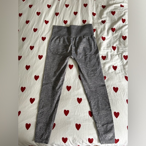 Gymshark heather grey vital seamless leggings size small - Picture 2 of 2